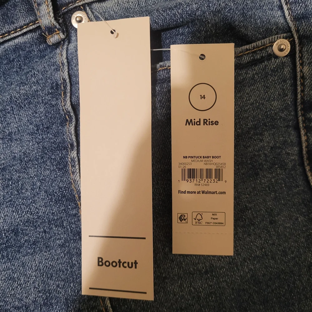 No Boundaries Blue Mid-Rise Bootcut Jeans with Front Seams - Picture 3 of 8